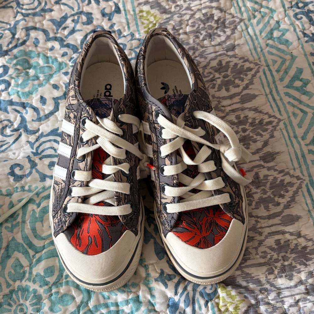 Adidas nizza platform patterned sneakers